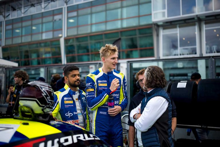 Rutronik-Racing-kämpft-in-Valencia-um-GTWC-Sprint-Cup-Titel