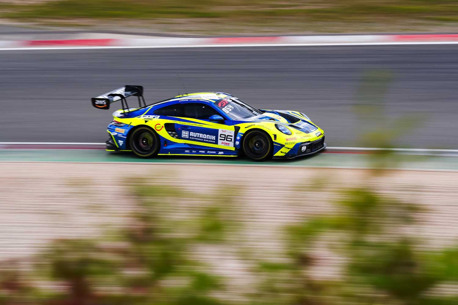 Rutronik-Racing-in-Barcelona-im-doppelten-Titelkampf