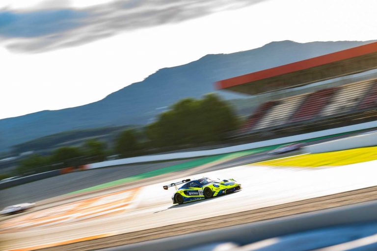 GTWC-Sieg-in-Barcelona-von-Rutronik-Racing